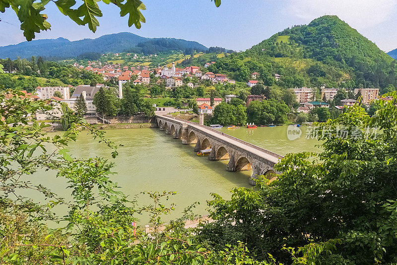德里纳河上维谢格拉德的Mehmed Pasa Sokolovic大桥